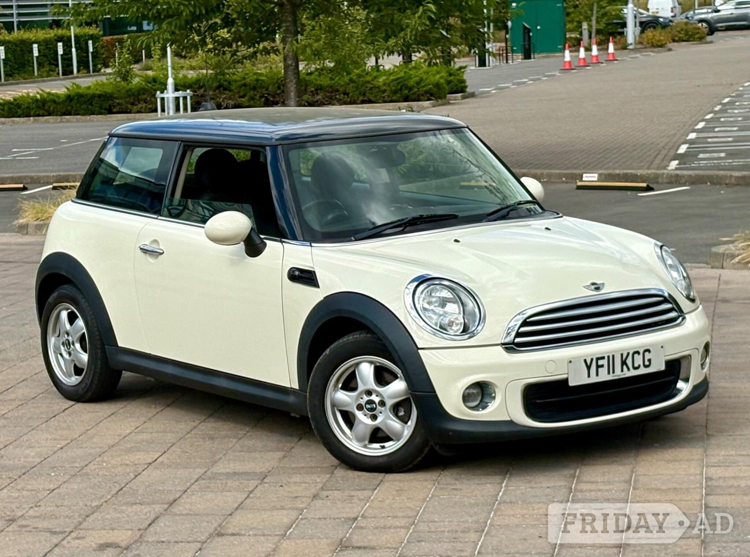 Mini Hatch 2011 in Uxbridge