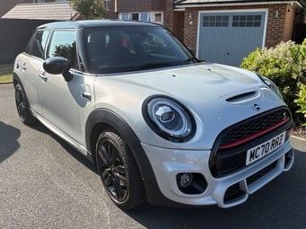 Mini Hatch 2020