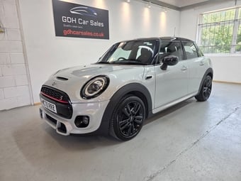 Mini Hatch 2020