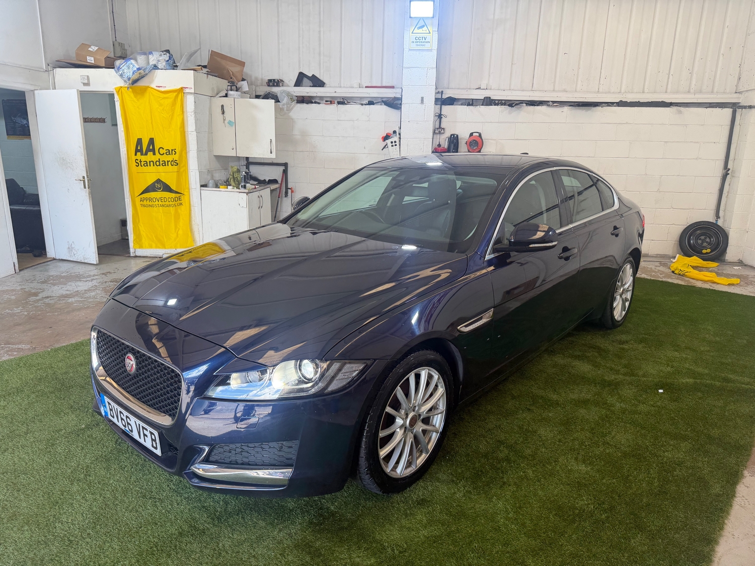 [ berth ]Jaguar XF