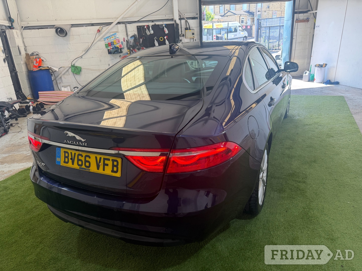 [ berth ]Jaguar XF