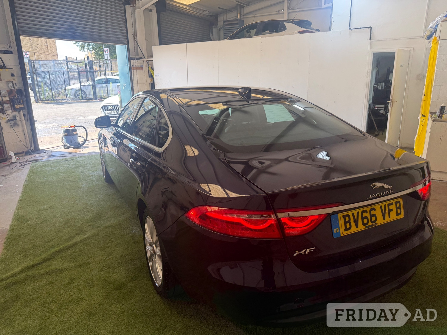 Jaguar XF 2016 - Cars in Dewsbury