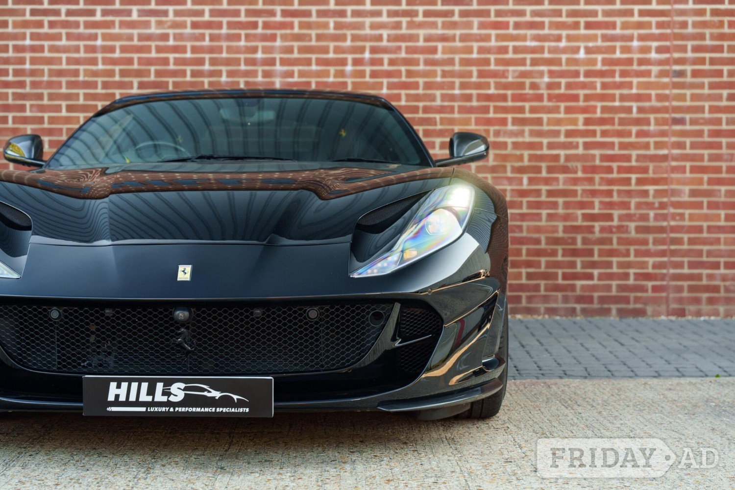 [ berth ]Ferrari 812
