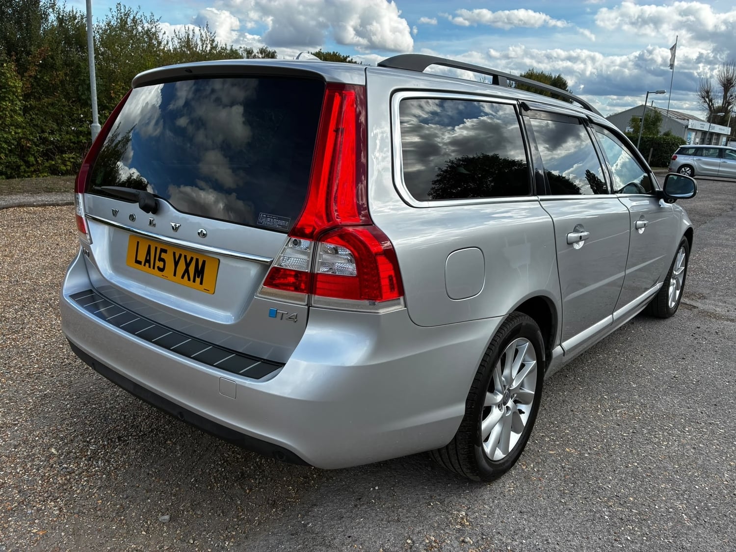 Volvo V70 2026 - Cars in Chertsey