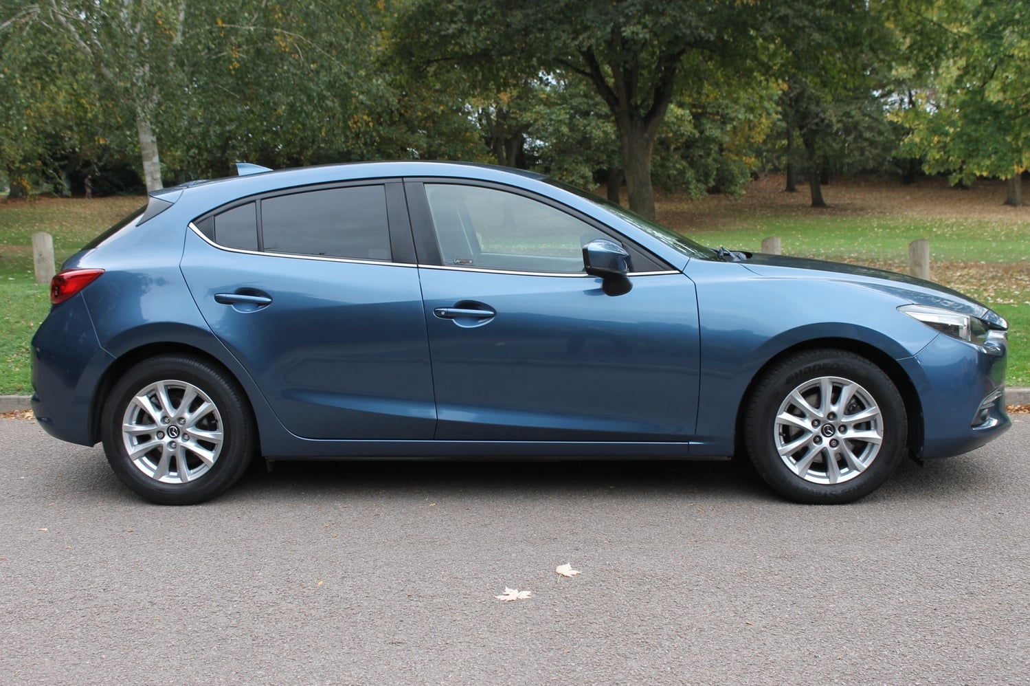 Mazda 3 2017 - Cars