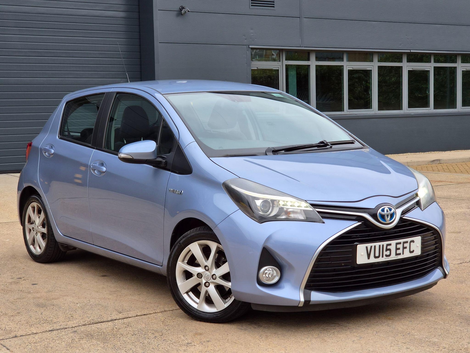 Toyota Yaris 2015 - Cars