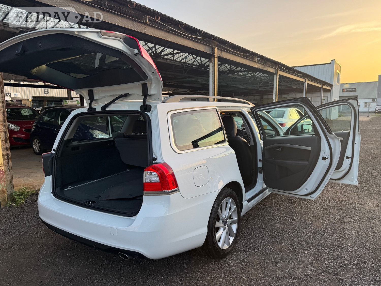 Volvo V70 2015 - Cars in West Molesey