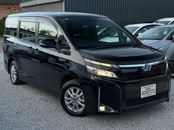 Toyota Voxy 2018