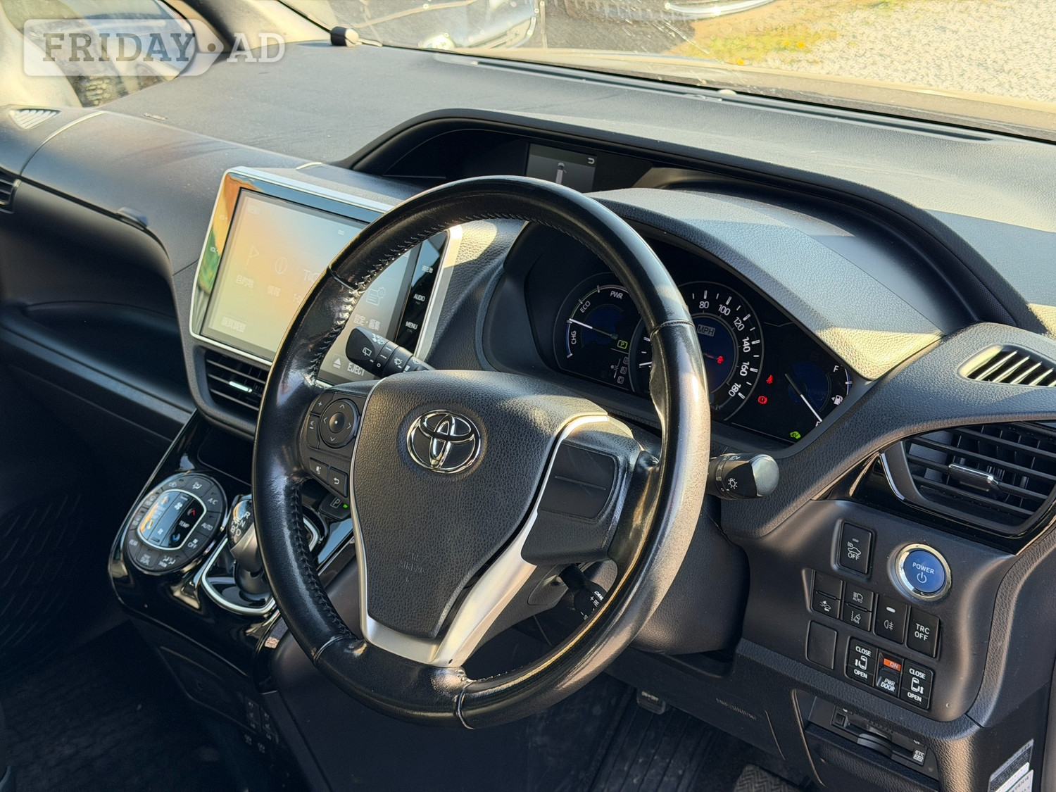 Toyota Voxy 2018 - Cars in Birmingham