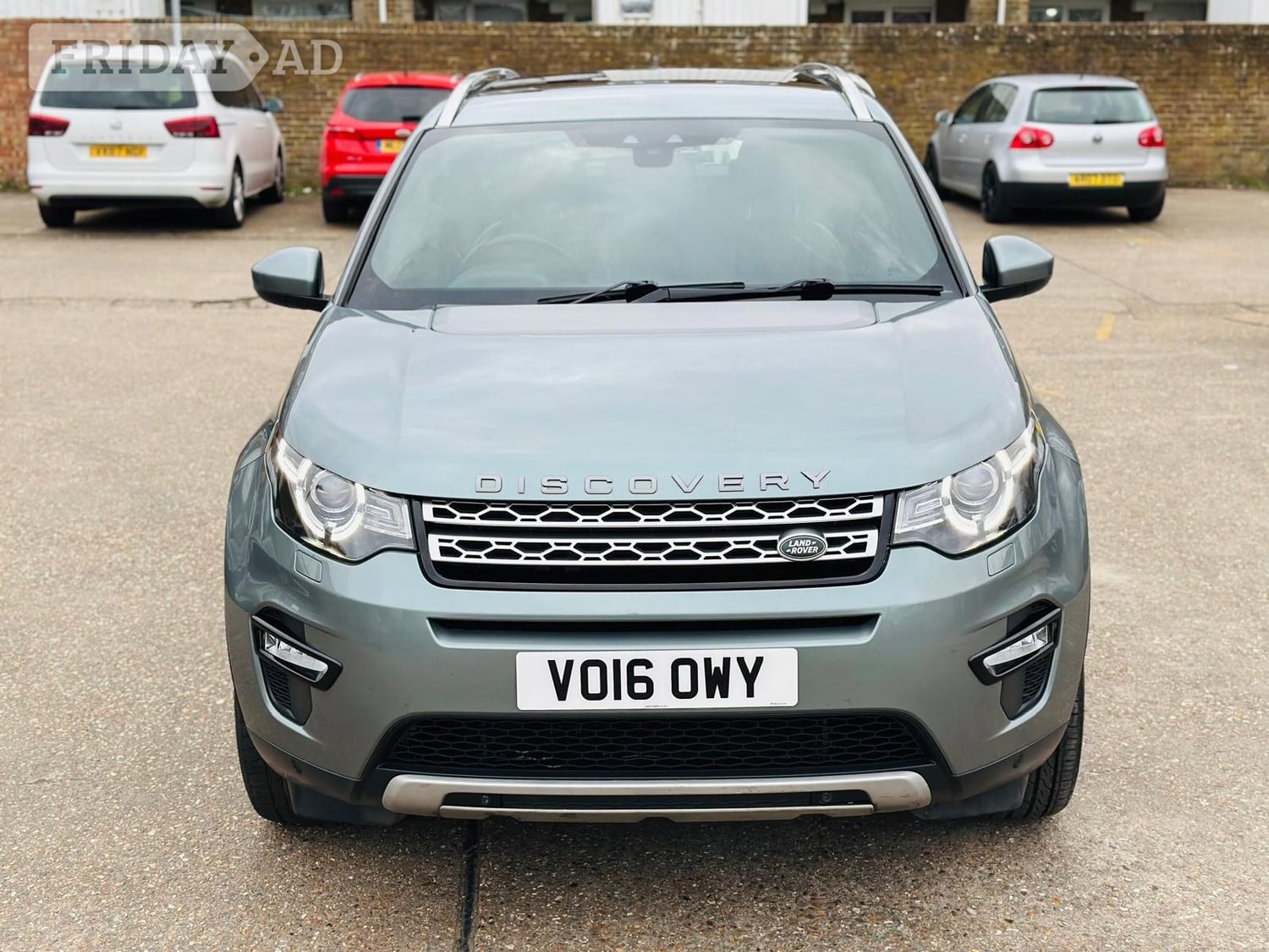 Land Rover Discovery Sport 2016 - Cars in Slough