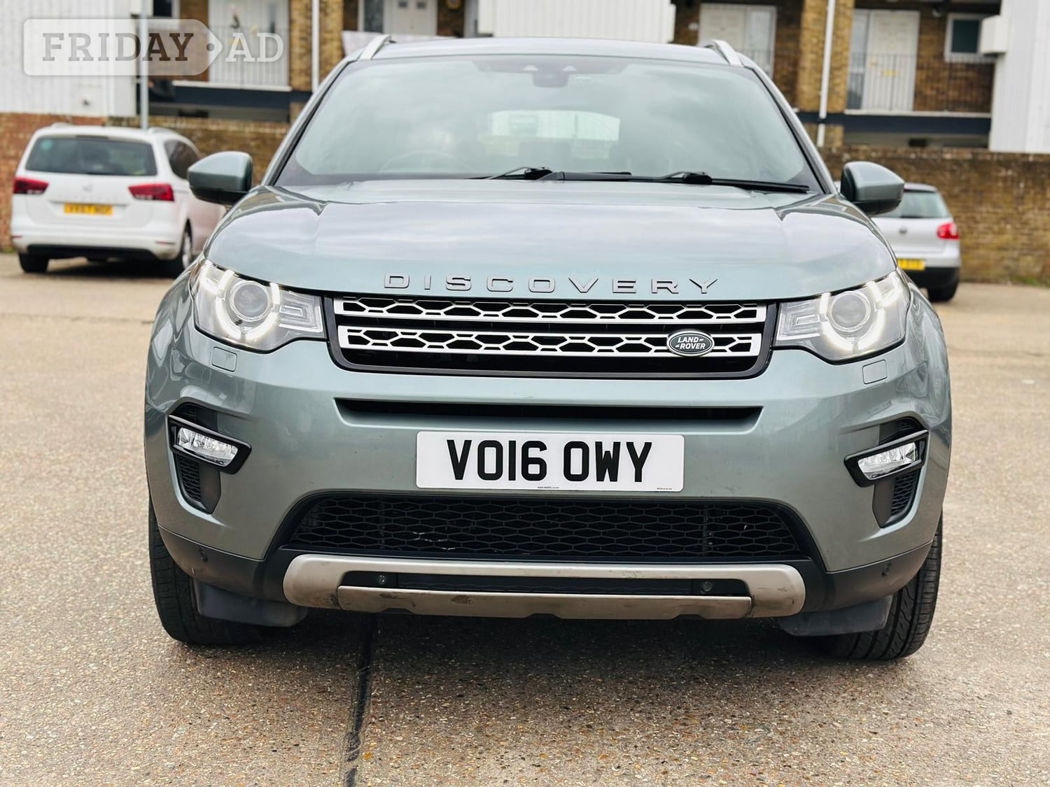 [ berth ]Land Rover Discovery Sport
