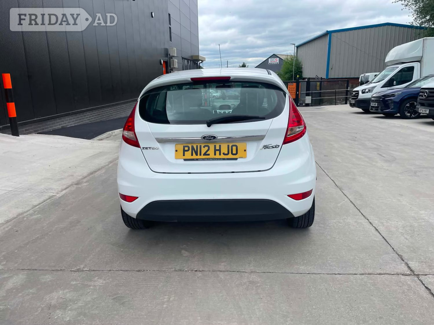 [ berth ]Ford Fiesta