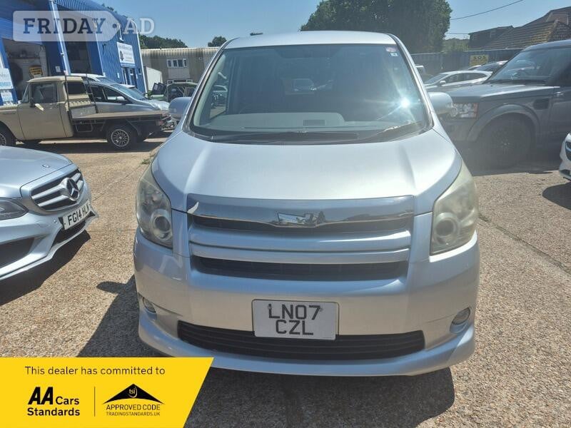 [ berth ]Toyota Noah
