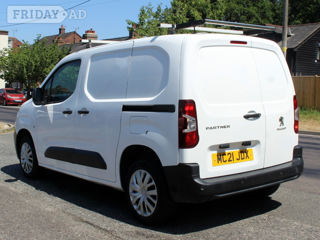 [ berth ]Peugeot Partner