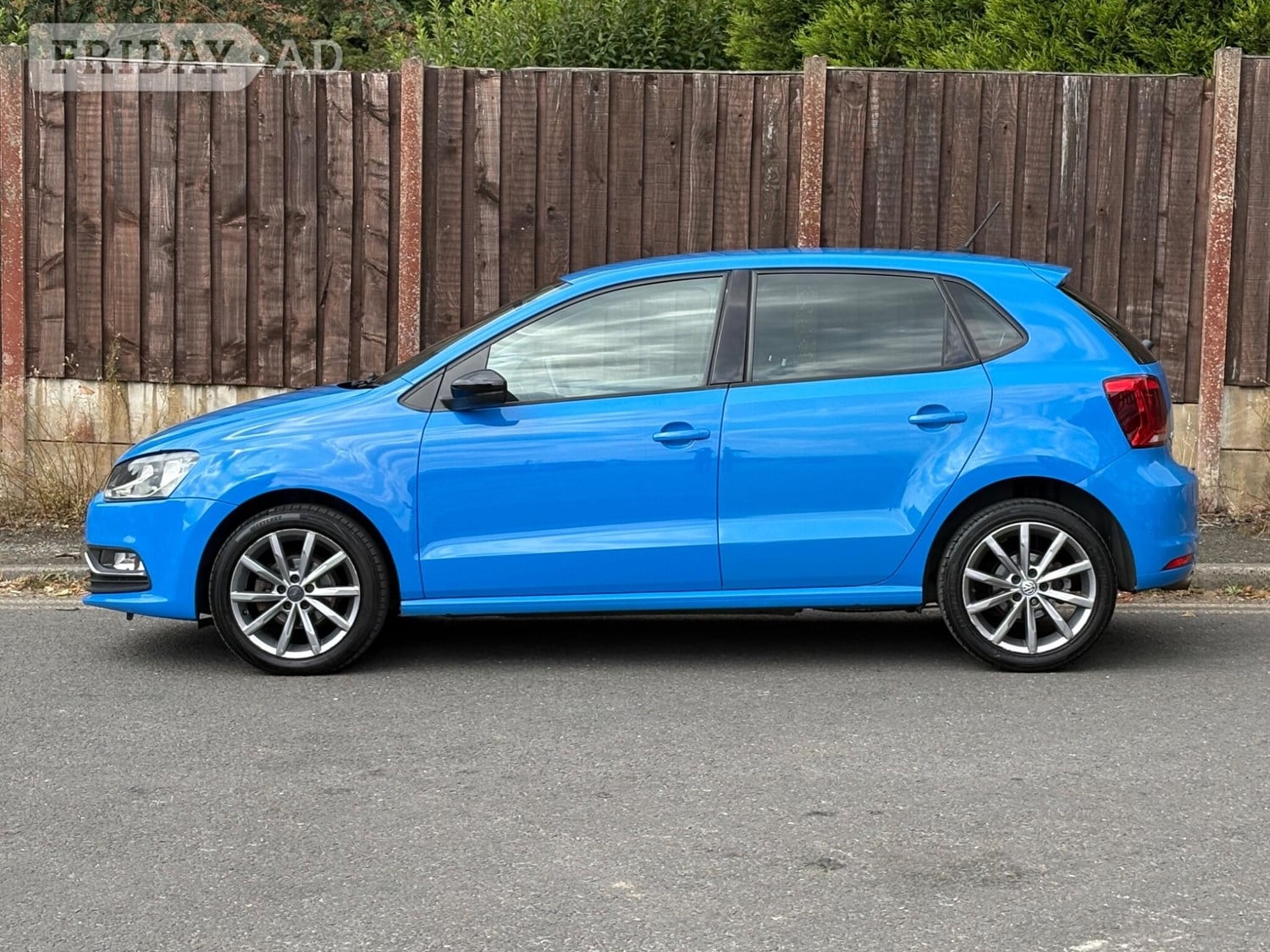 Volkswagen Polo 2015 - Cars