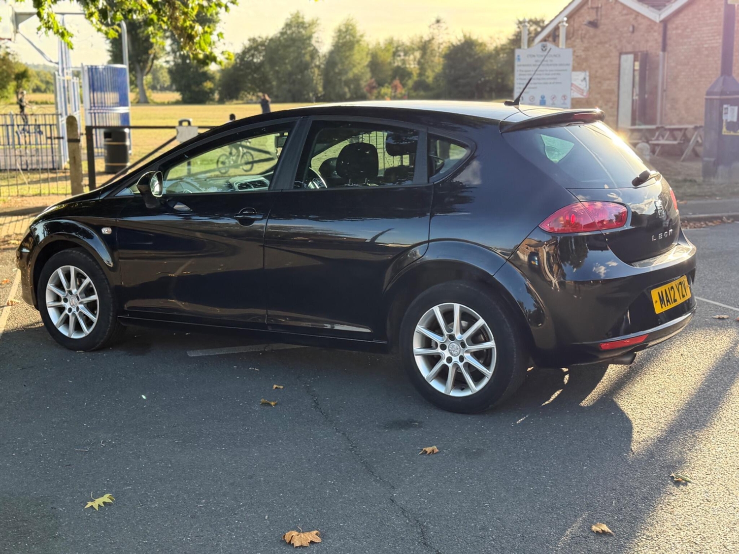 [ berth ]SEAT Leon