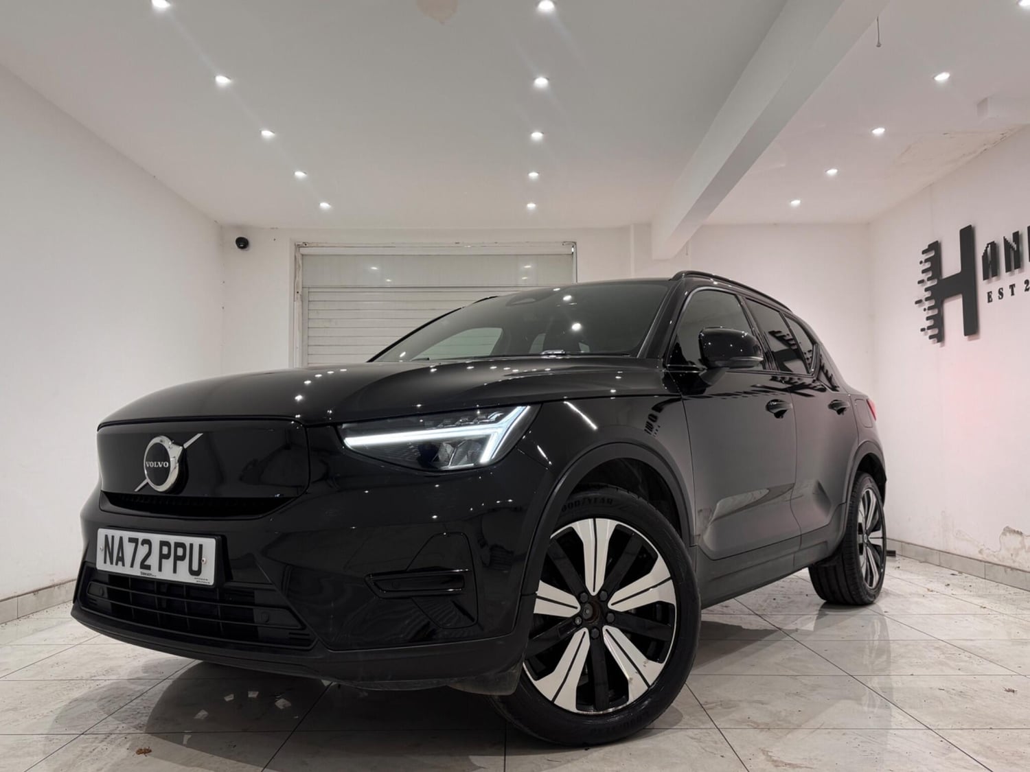 Volvo XC40 2022 - Cars in Hounslow