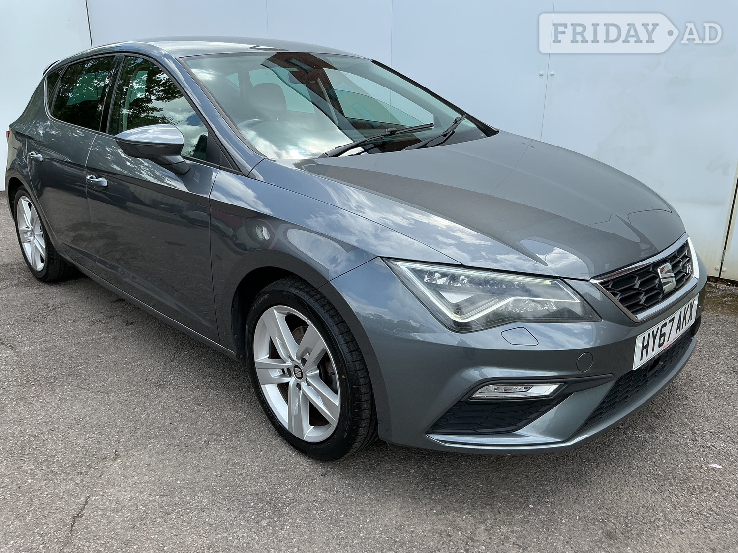 [ berth ]SEAT Leon