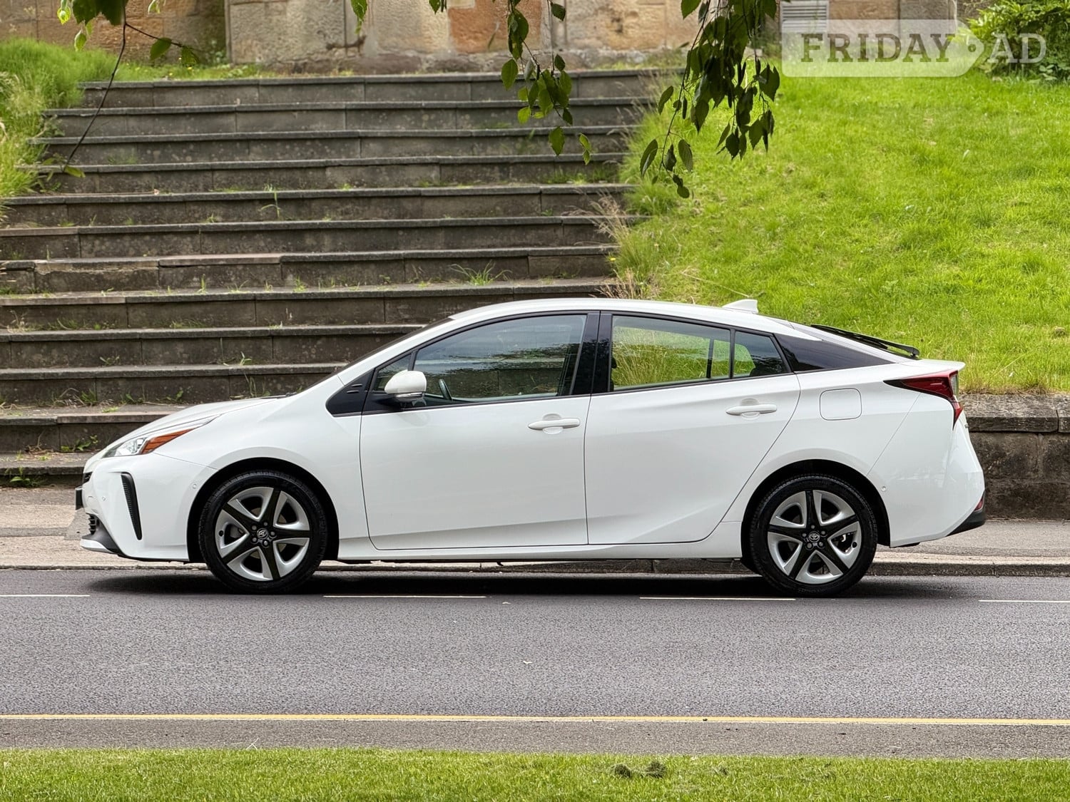 Toyota Prius 2022 - Cars in Preston