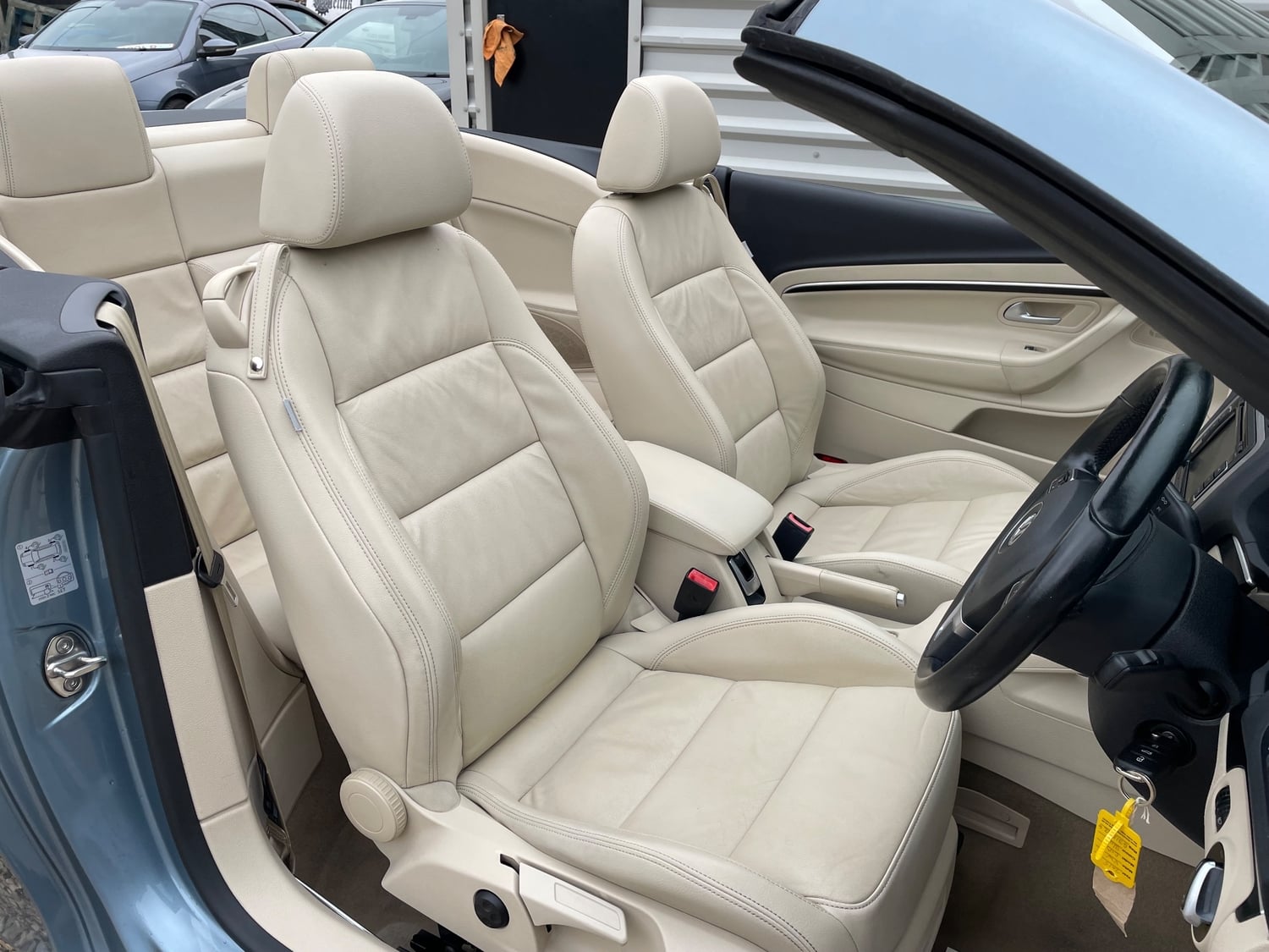 [ berth ]Volkswagen Eos