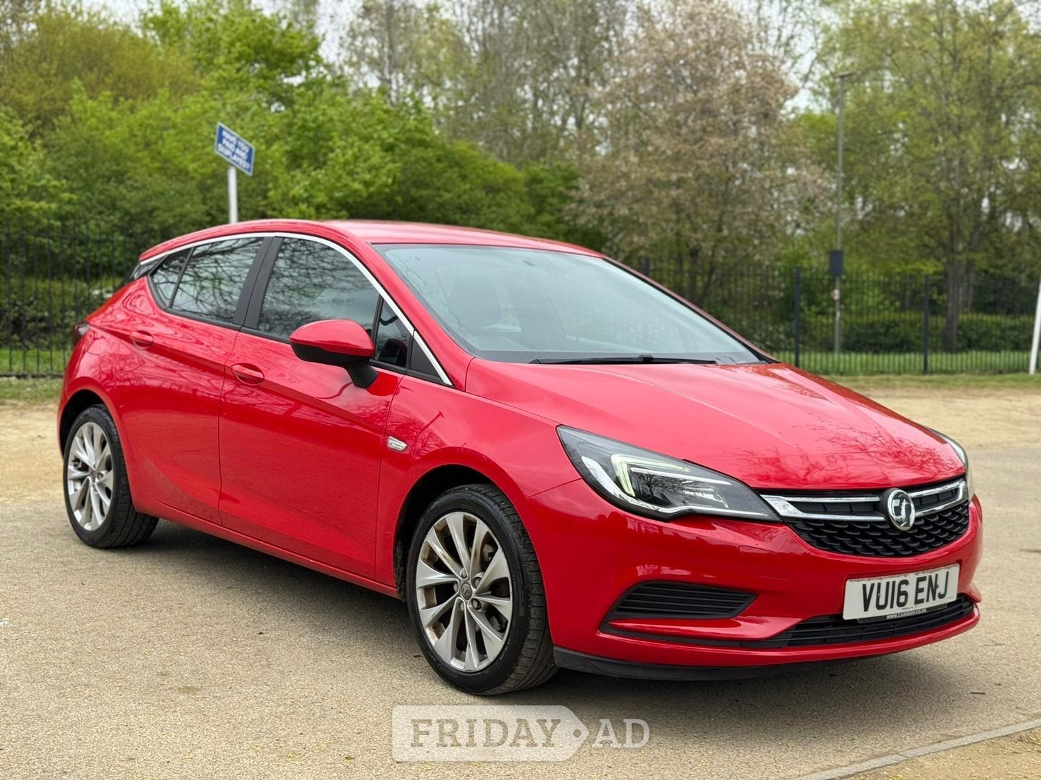 Vauxhall Astra 2016 in Hillingdon