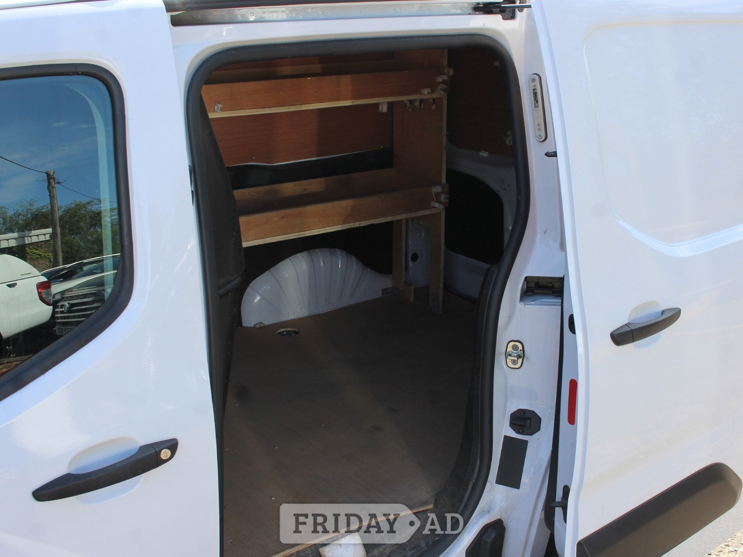 Peugeot Partner 2024 - Vans & Commercial Vehicles
