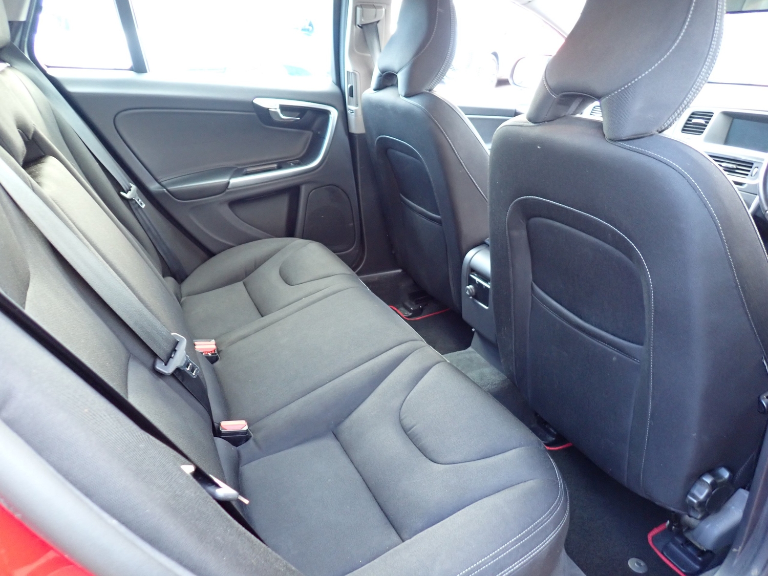Volvo V60 2017 - Cars in Tonbridge