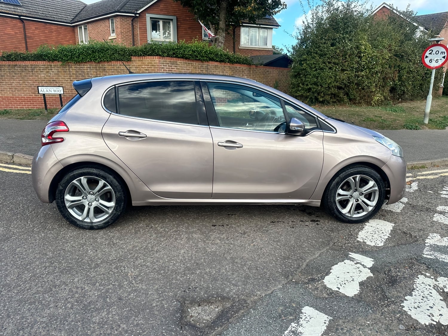 Peugeot 208 Slough