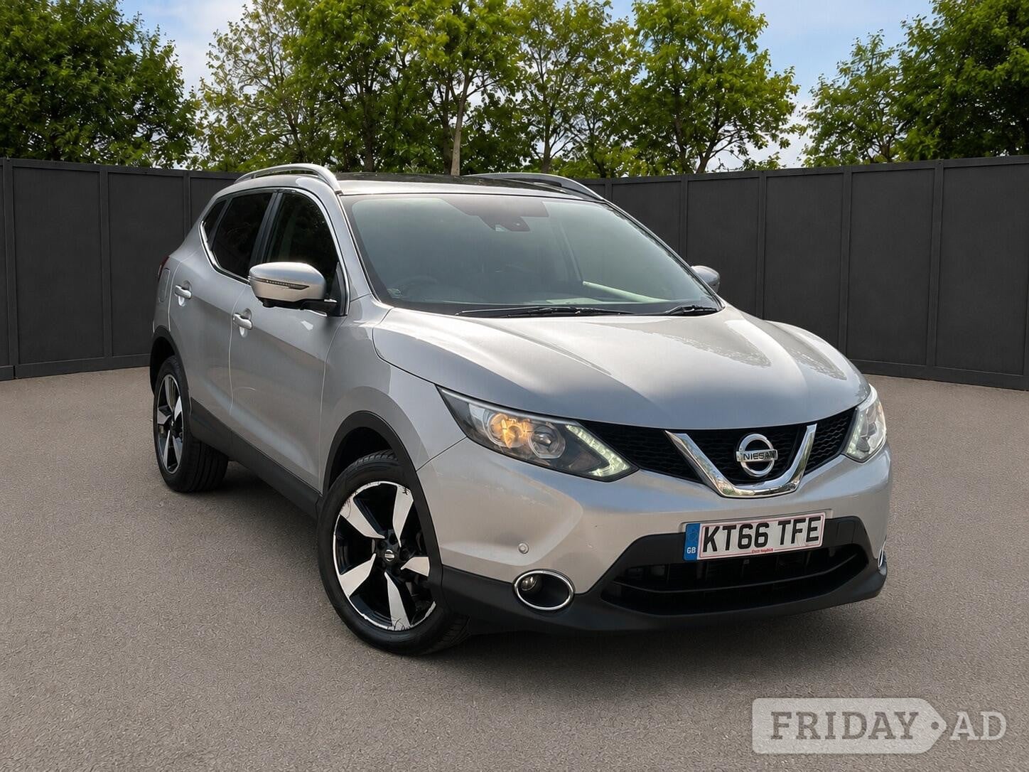 Nissan Qashqai 2017 in Mill Hill