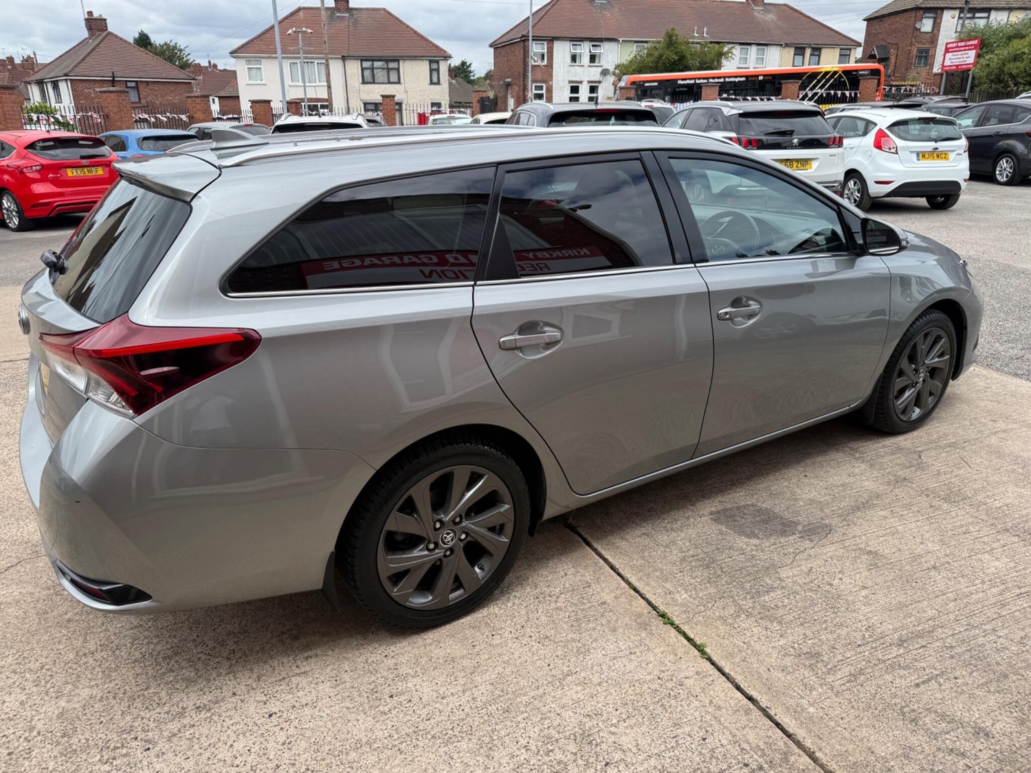 Toyota Auris 2016 - Cars in Nottingham