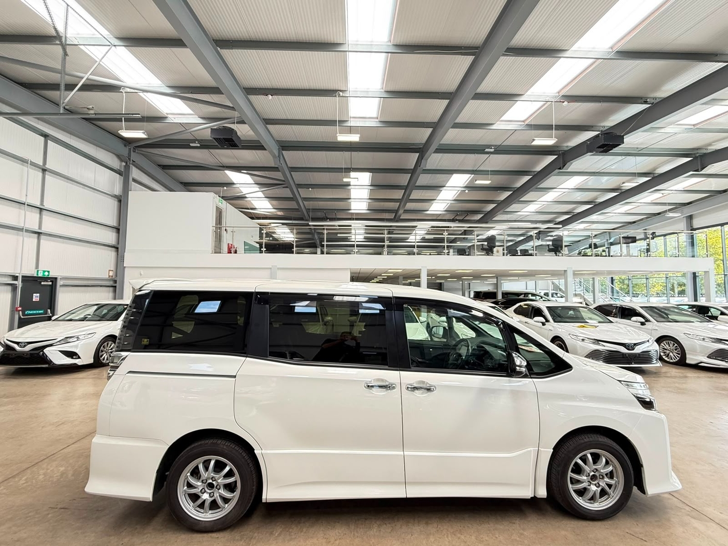 Toyota Voxy Reading