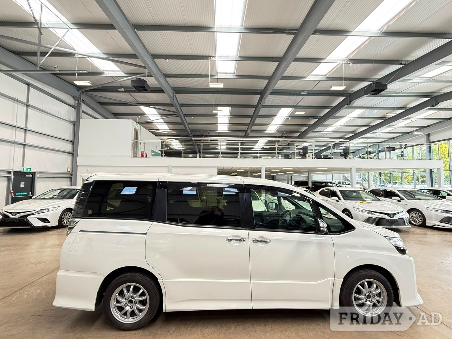 Toyota Voxy Reading