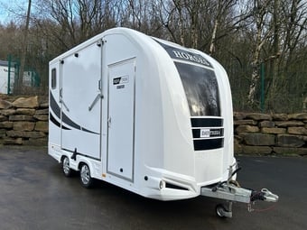 Equi-Trek Day-Treka   Horse Trailer