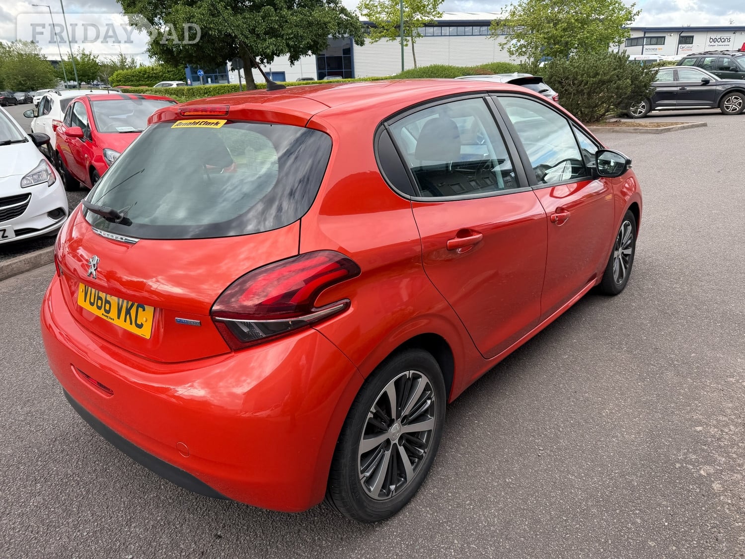 [ berth ]Peugeot 208