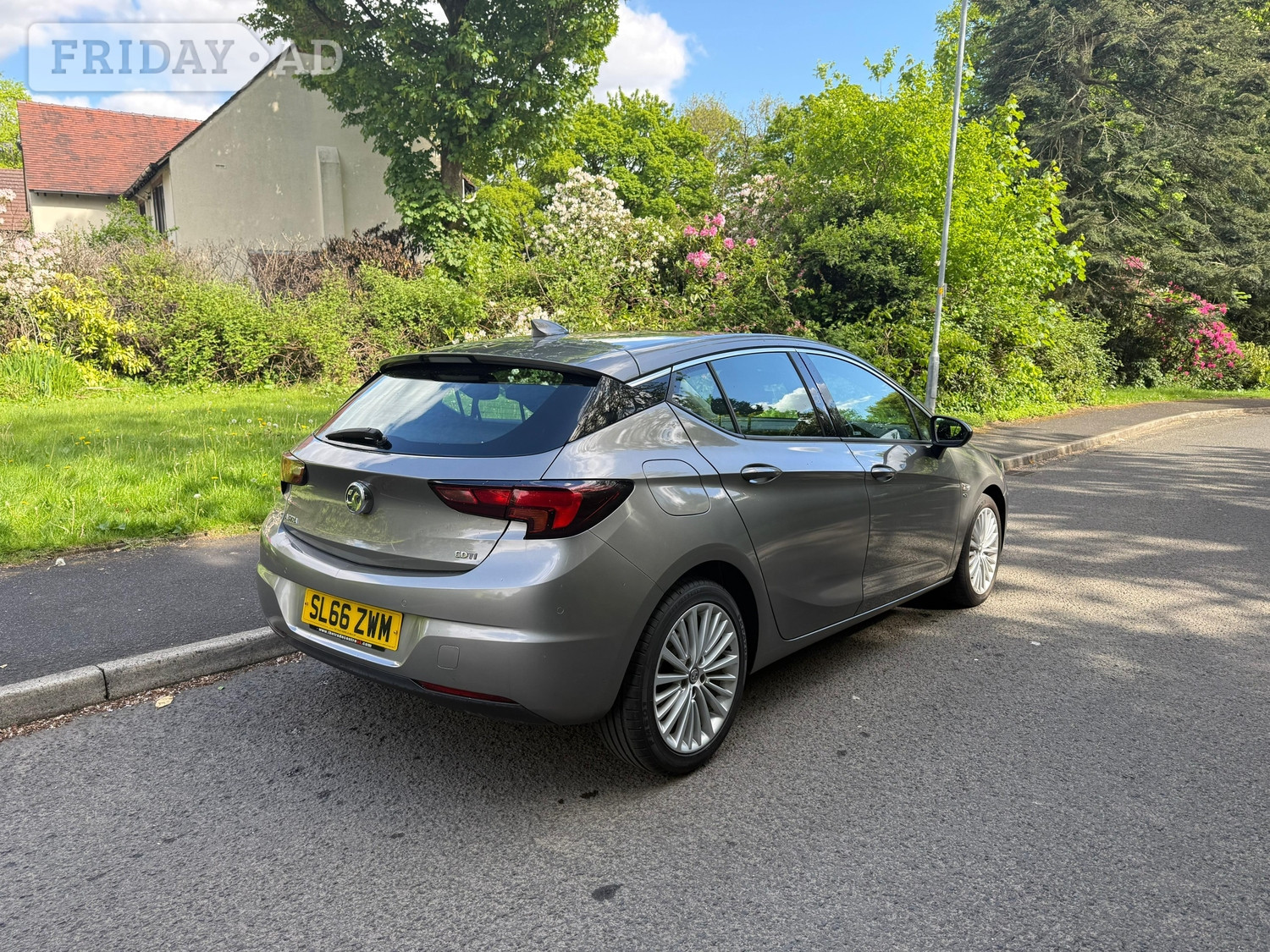 [ berth ]Vauxhall Astra