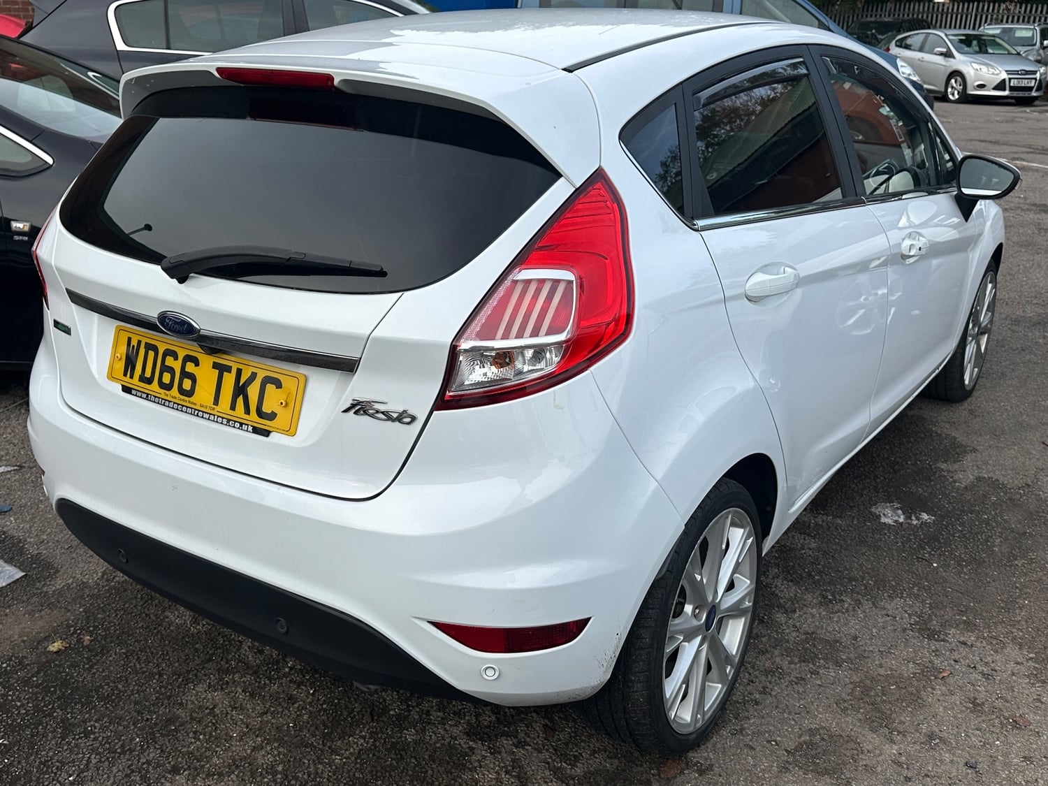 Ford Fiesta 2017 - Cars in Cardiff