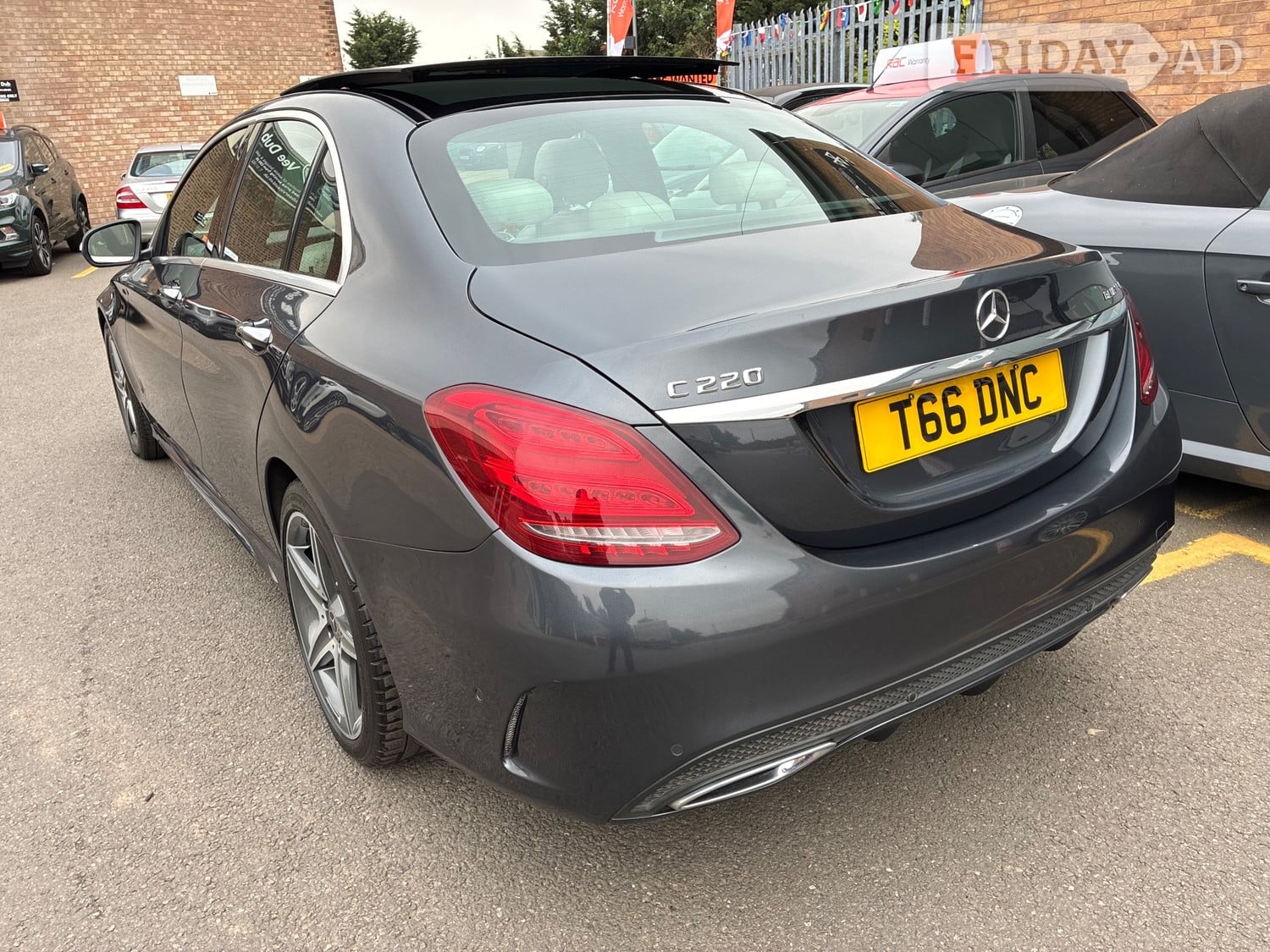 [ berth ]Mercedes-Benz C Class