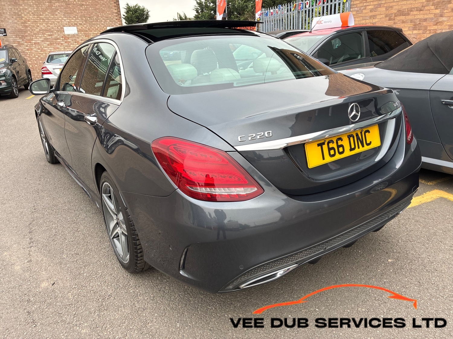 [ berth ]Mercedes-Benz C Class