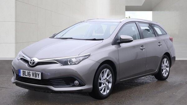 Toyota Auris Slough
