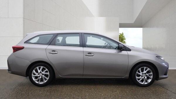 Toyota Auris 2016 - Cars