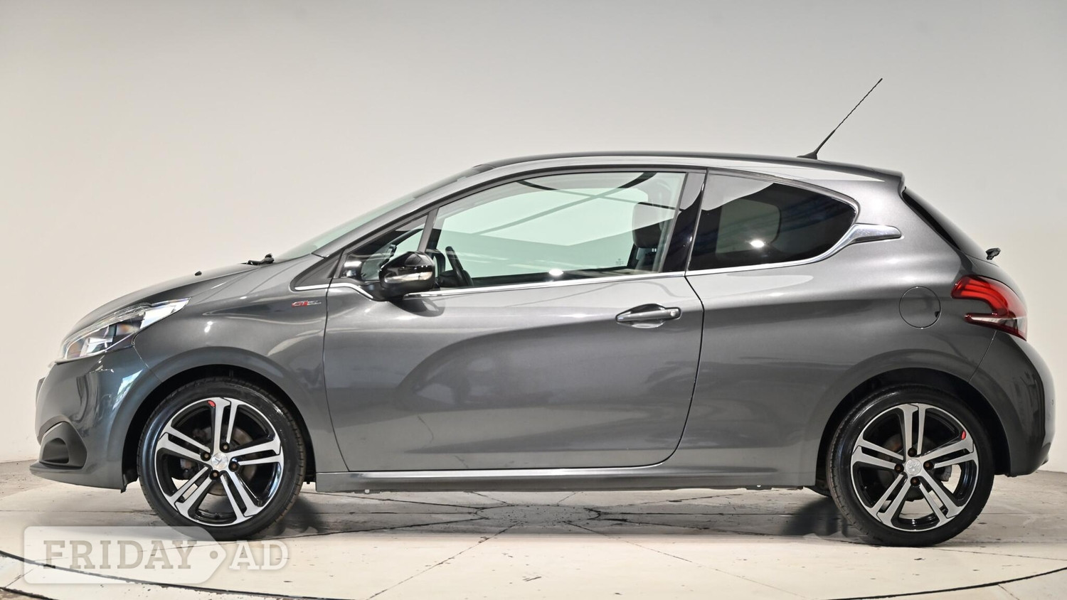 [ berth ]Peugeot 208