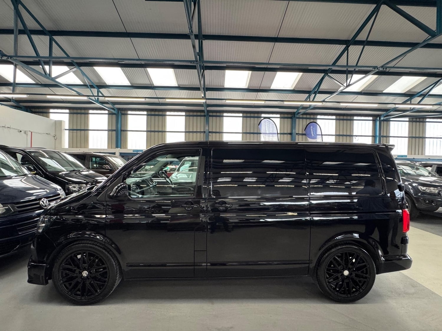 Volkswagen Transporter 2017 - Vans & Commercial Vehicles
