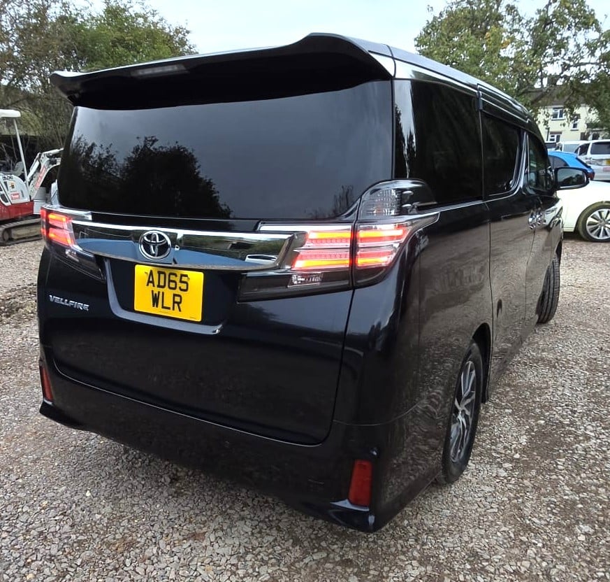 Toyota Vellfire 2015 - Cars