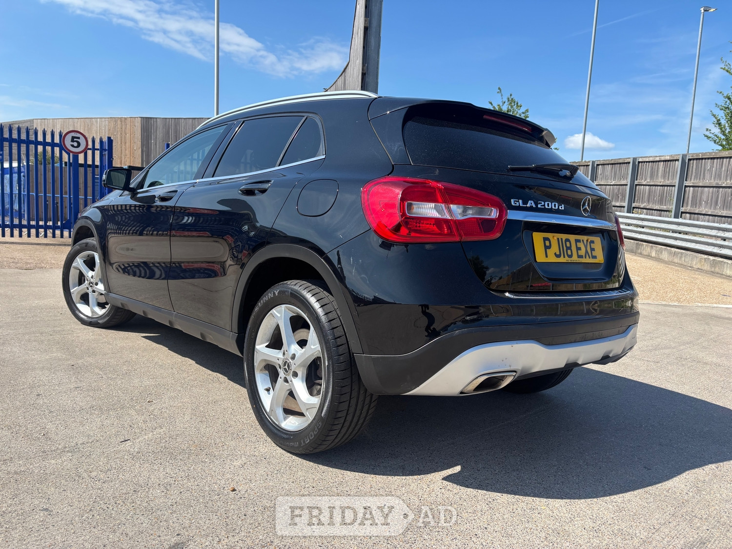 [ berth ]Mercedes-Benz GLA