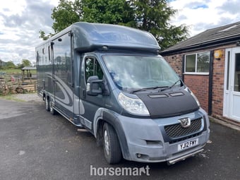 Equi-Trek Valiant Peugeot Horsebox