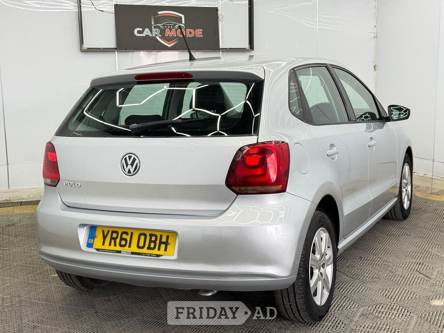 Volkswagen Polo 2011 - Cars