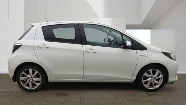 Toyota Yaris 2013 - Cars