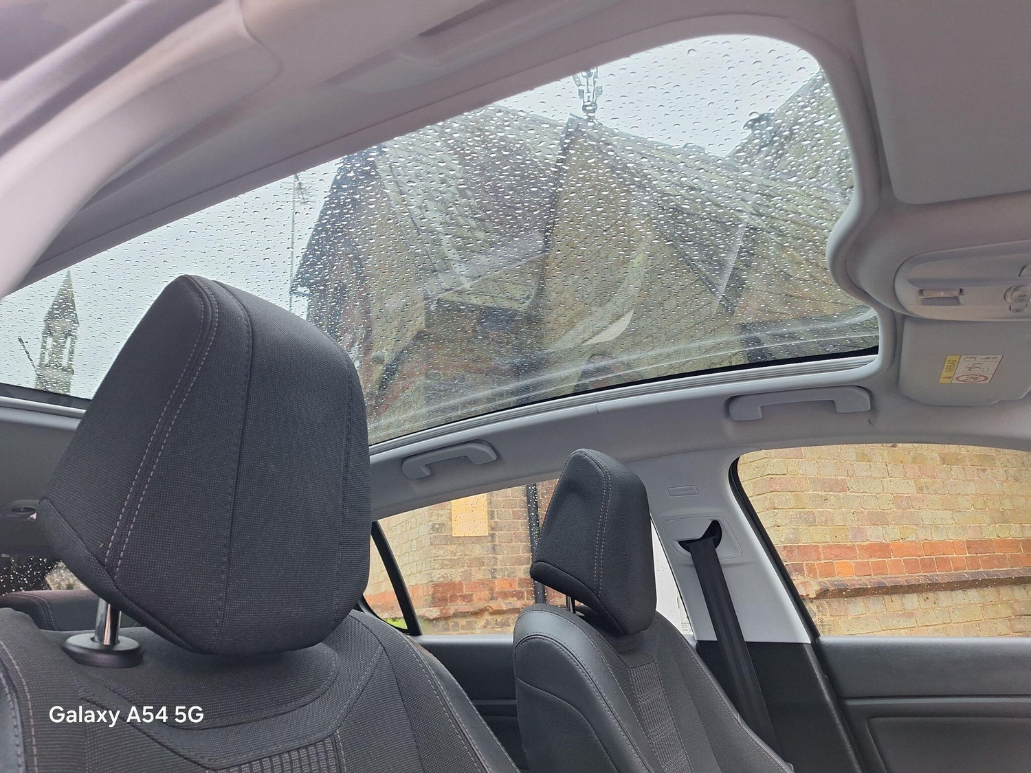Peugeot 308 2018 - Cars in Slough