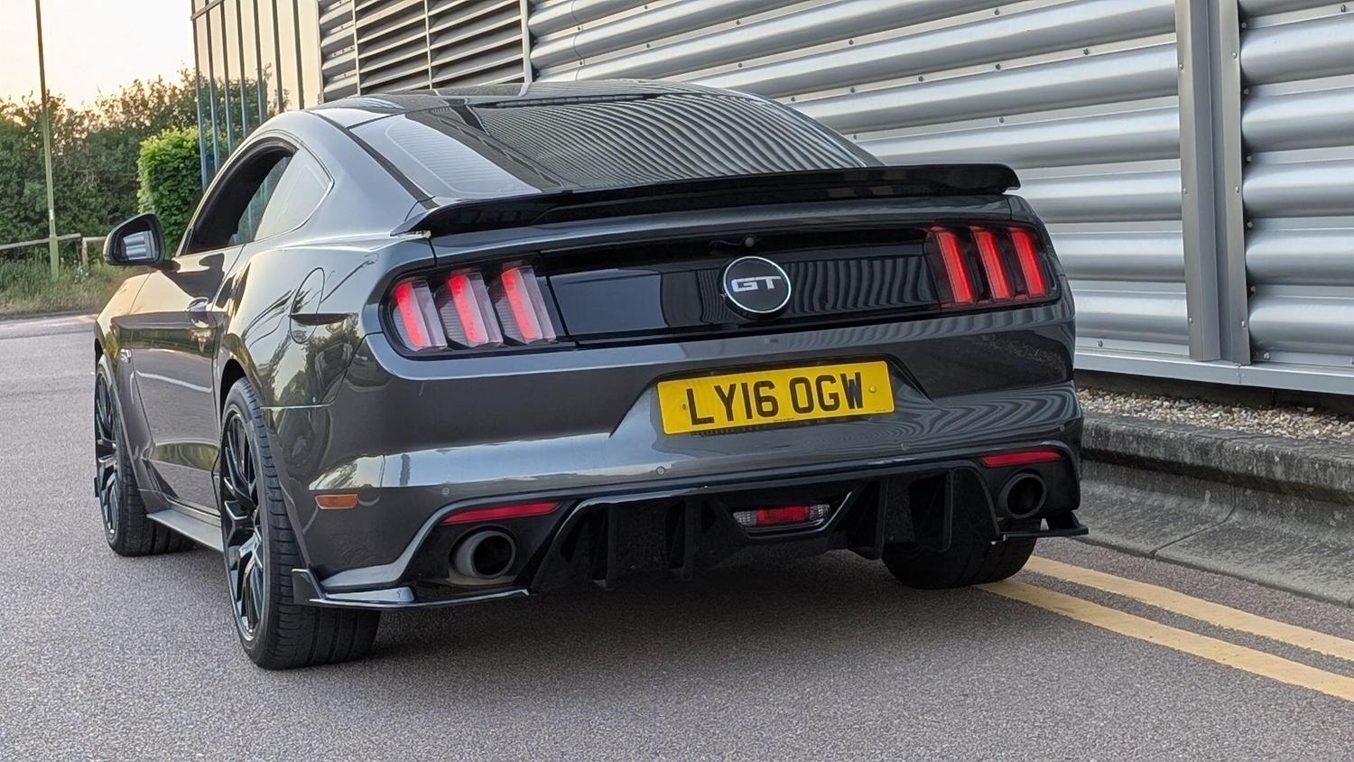 [ berth ]Ford Mustang