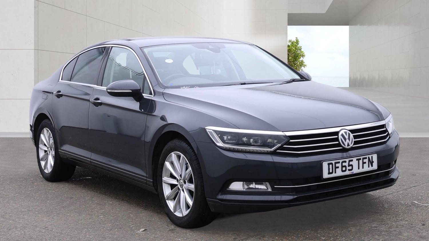 Volkswagen Passat 2015 in Hillingdon